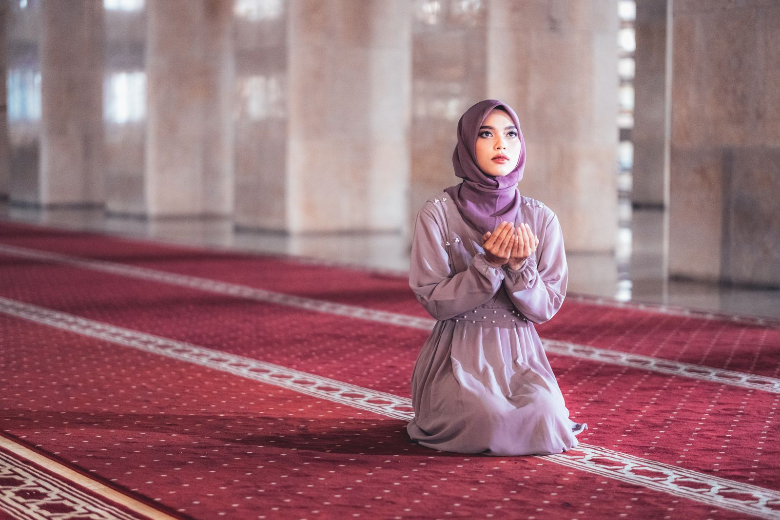Pilihan Mukena untuk Umroh dan Haji yang Nyaman dan Praktis