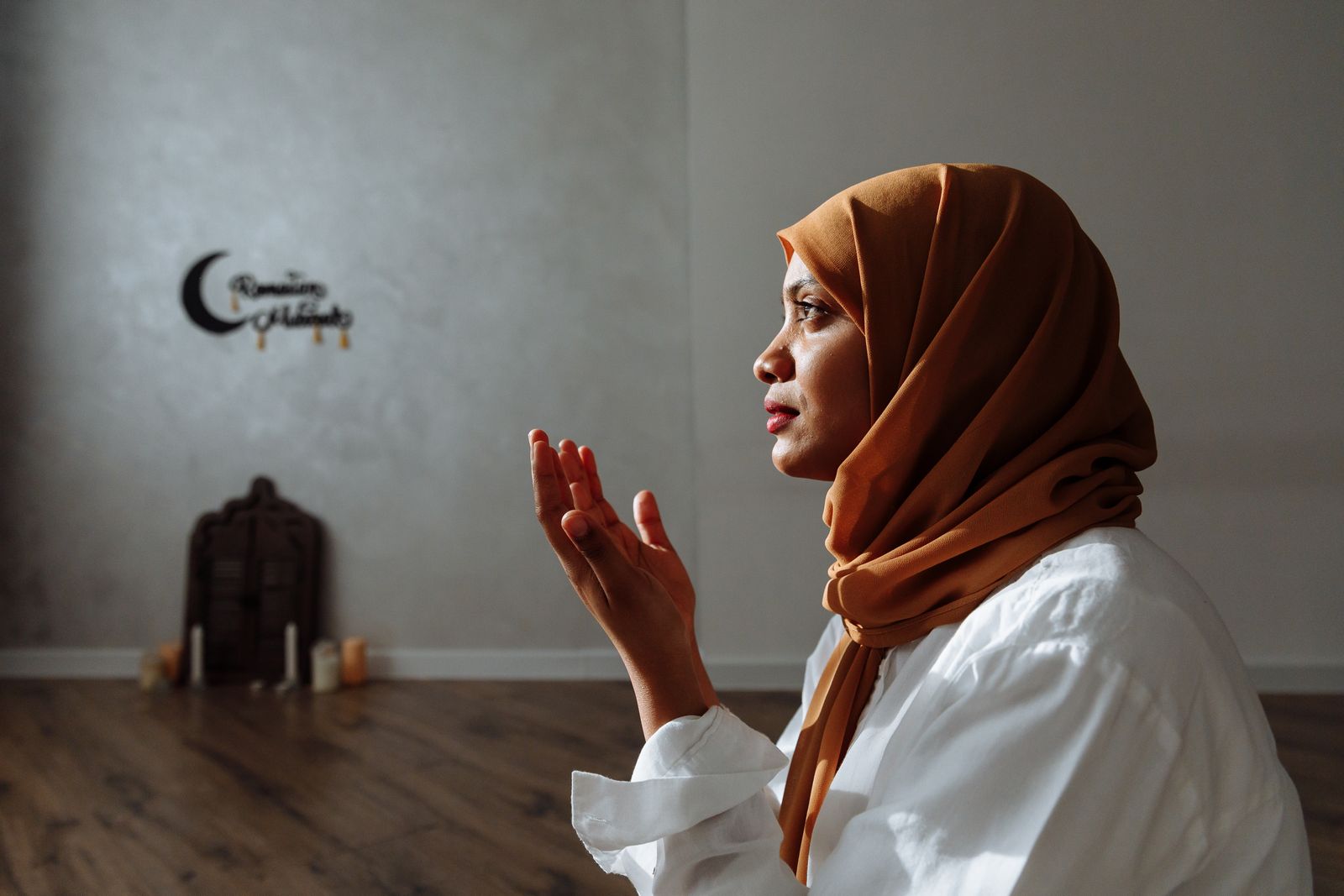 Mukena Bahan Crinkle vs Rayon: Mana yang Tepat?